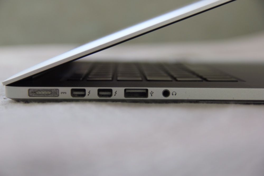 MacBook Pro (Retina, 15-inch, Mid 2015)