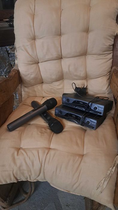 Микрофони 2 броя