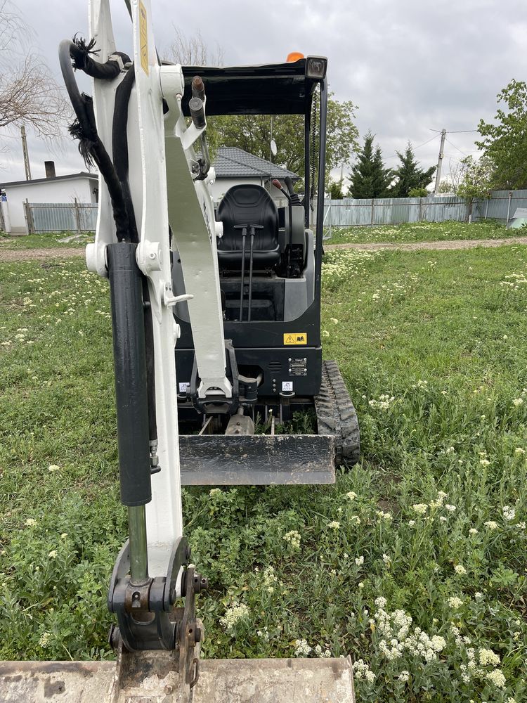 Bobcat E19 miniexcavator