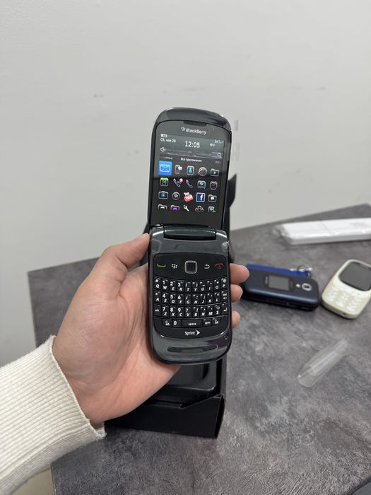 Perfectum Black berry 9670 boast mobile