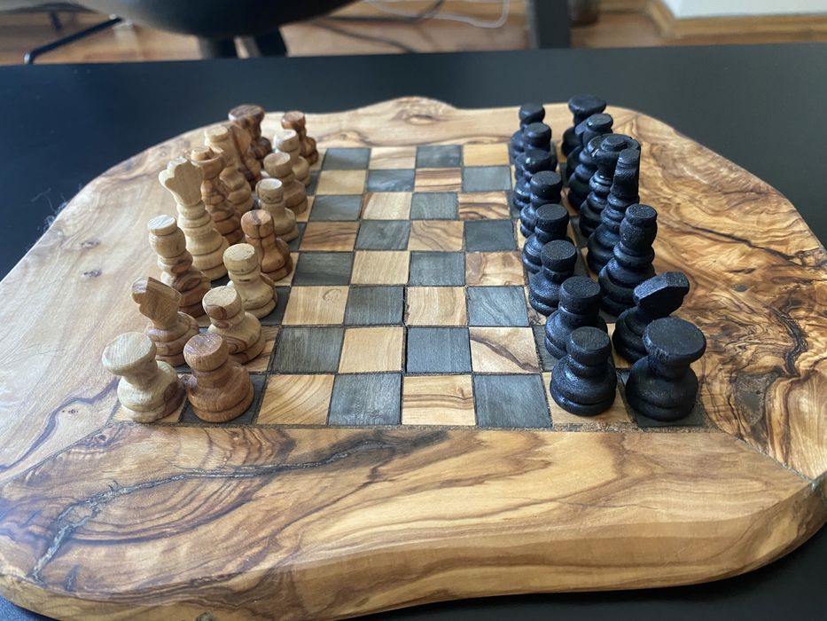 Шах от маслиново дърво handmade