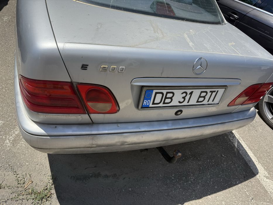Mercedes E200 culoare gri