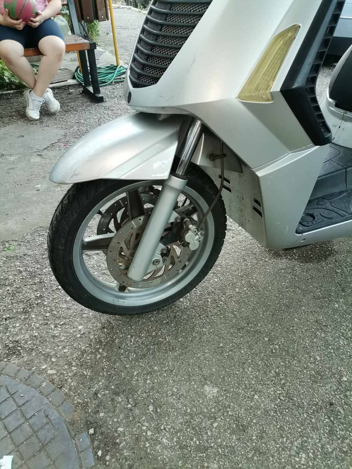 Kymco People 250