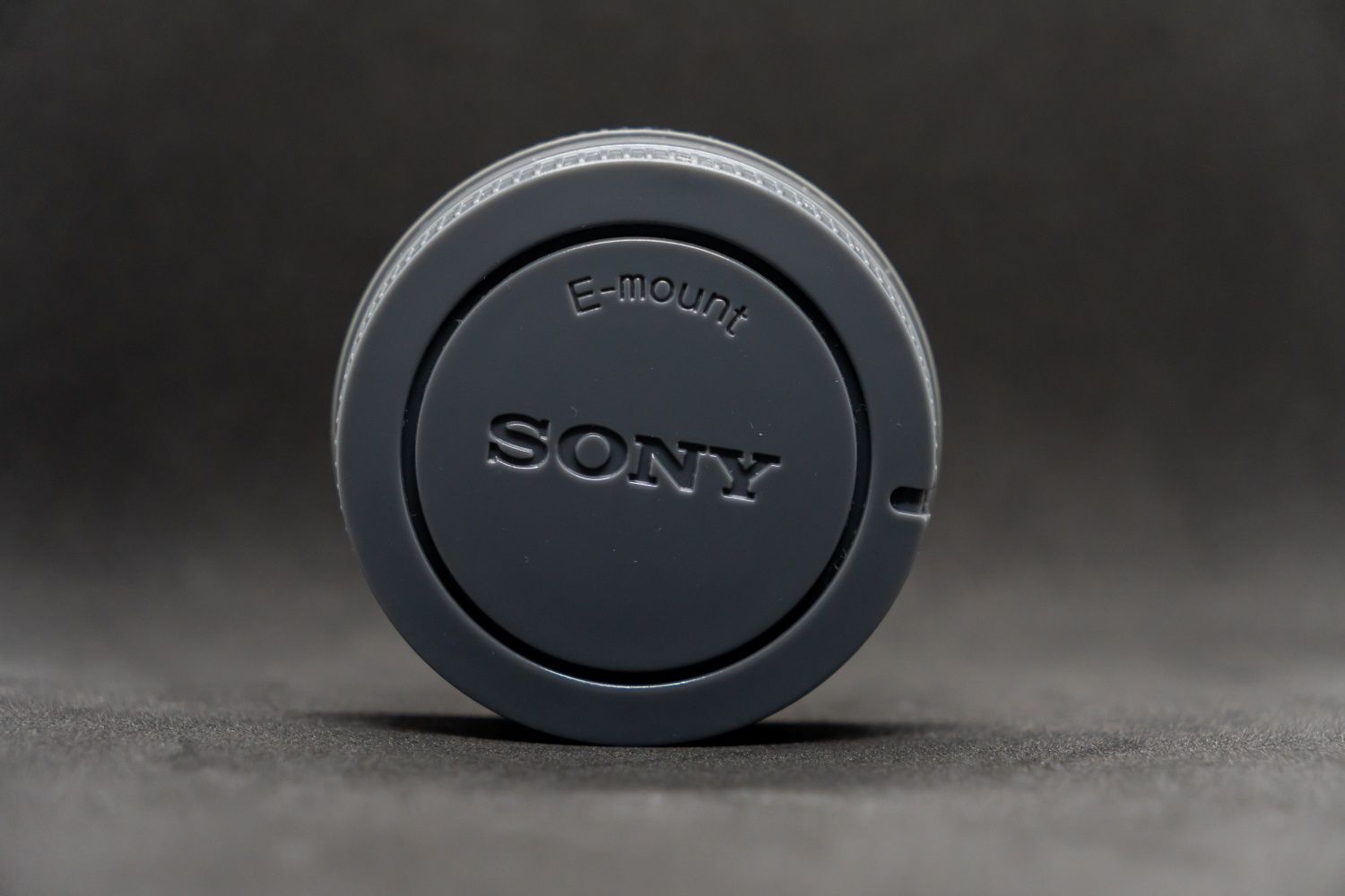 Sony e-mount capace de protecție, body + obiectiv. Produs nou.