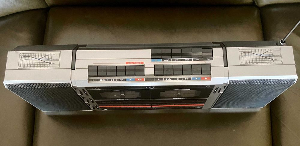 Радио касетофон ITT Weekend 320 винтидж като нов