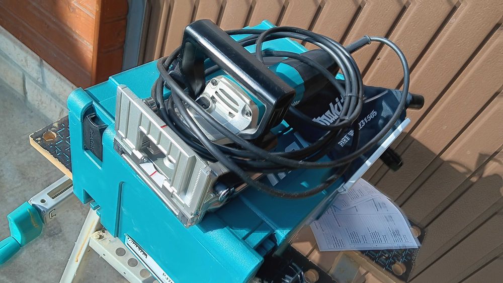 MAKITA PJ7000J Masina de frezat nuturi 700 W, Absolut NOU