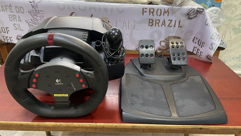Игровой руль Logitech momo racing