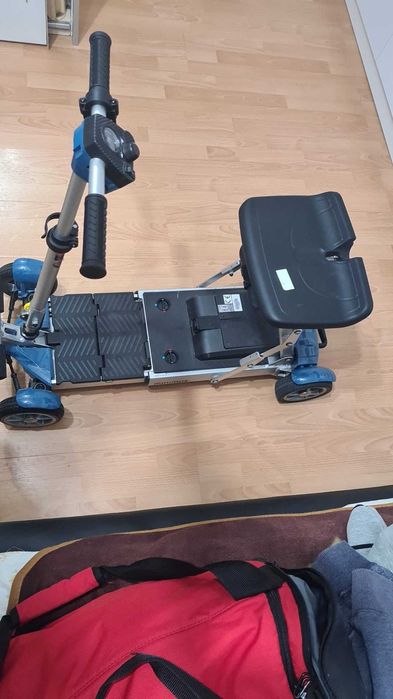 Vand urgent carucior electric pentru seniori/persoane cu handicap