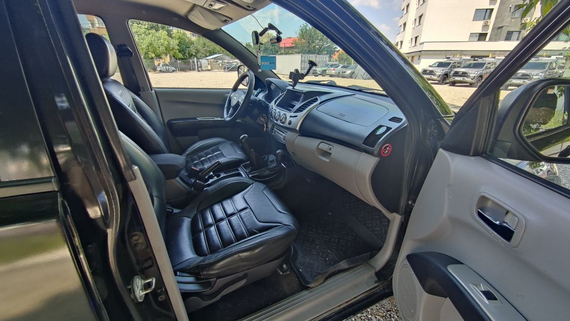 Vând Mitsubishi L200 benă lungă 2012