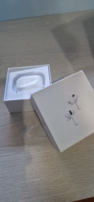 Vând casti airprods pro 2
