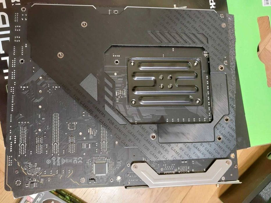 AMD Ryzen 7 5800X + AsRock B550 Taichi Wi-Fi Razer Edition