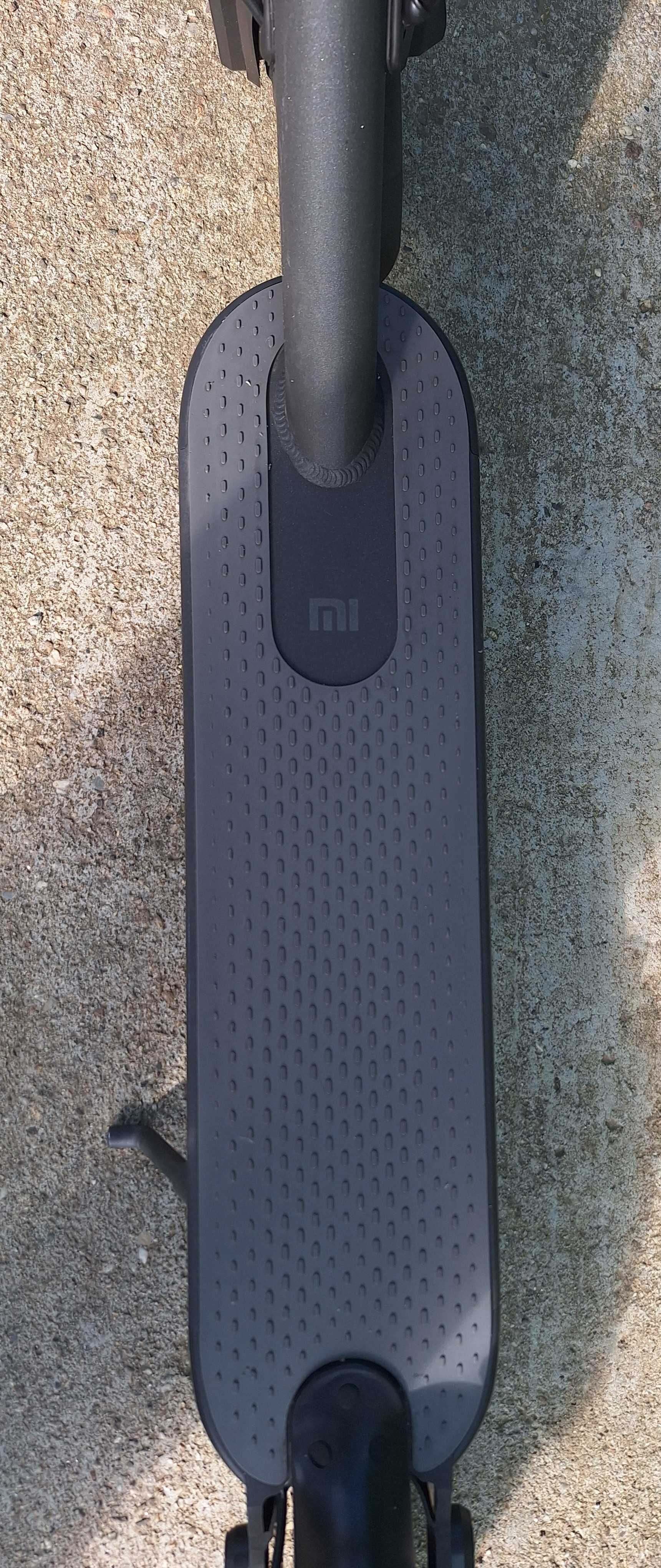 Електрическа тротинетка Xiaomi Mi Electric Scooter Pro 2