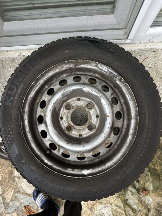 Чифт Зимни гуми.