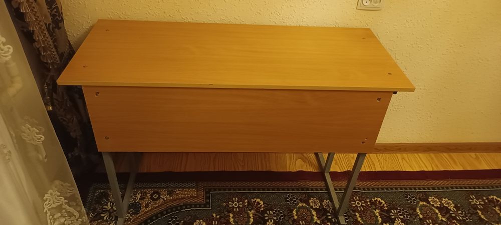 Stol va Doska sotiladi