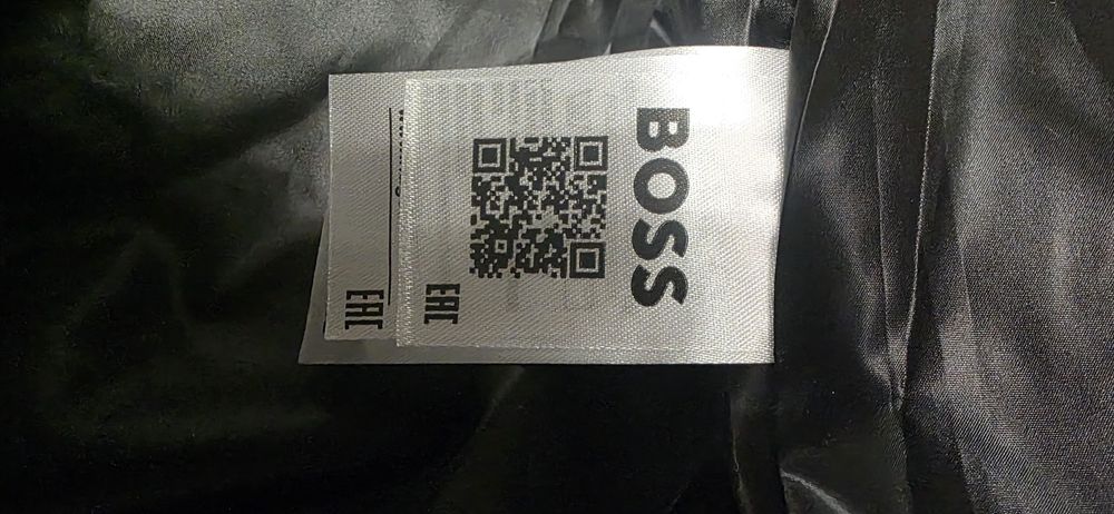 Geaca superbă  boss bej