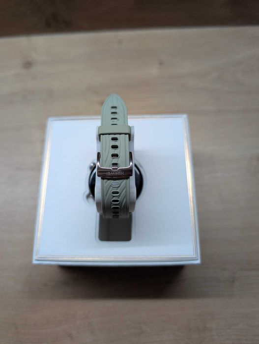 Ceas Huawei GT 4 – 41 mm, brățară verde, stare bună