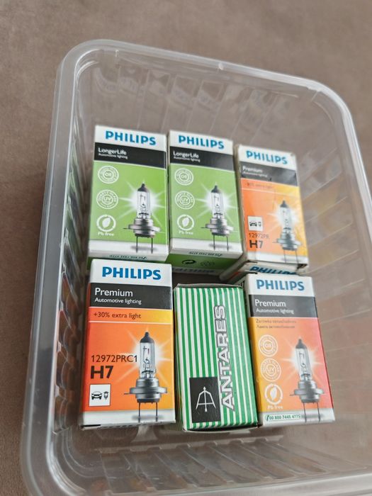 Здравейте продавам автомобилни крушки H7 на Philips premium и longer l