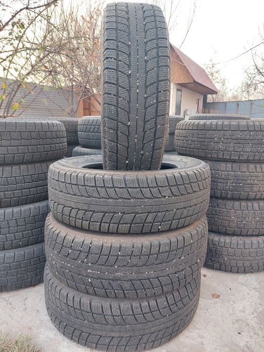 Продам комплект зимних шин Triangle 185/65/15