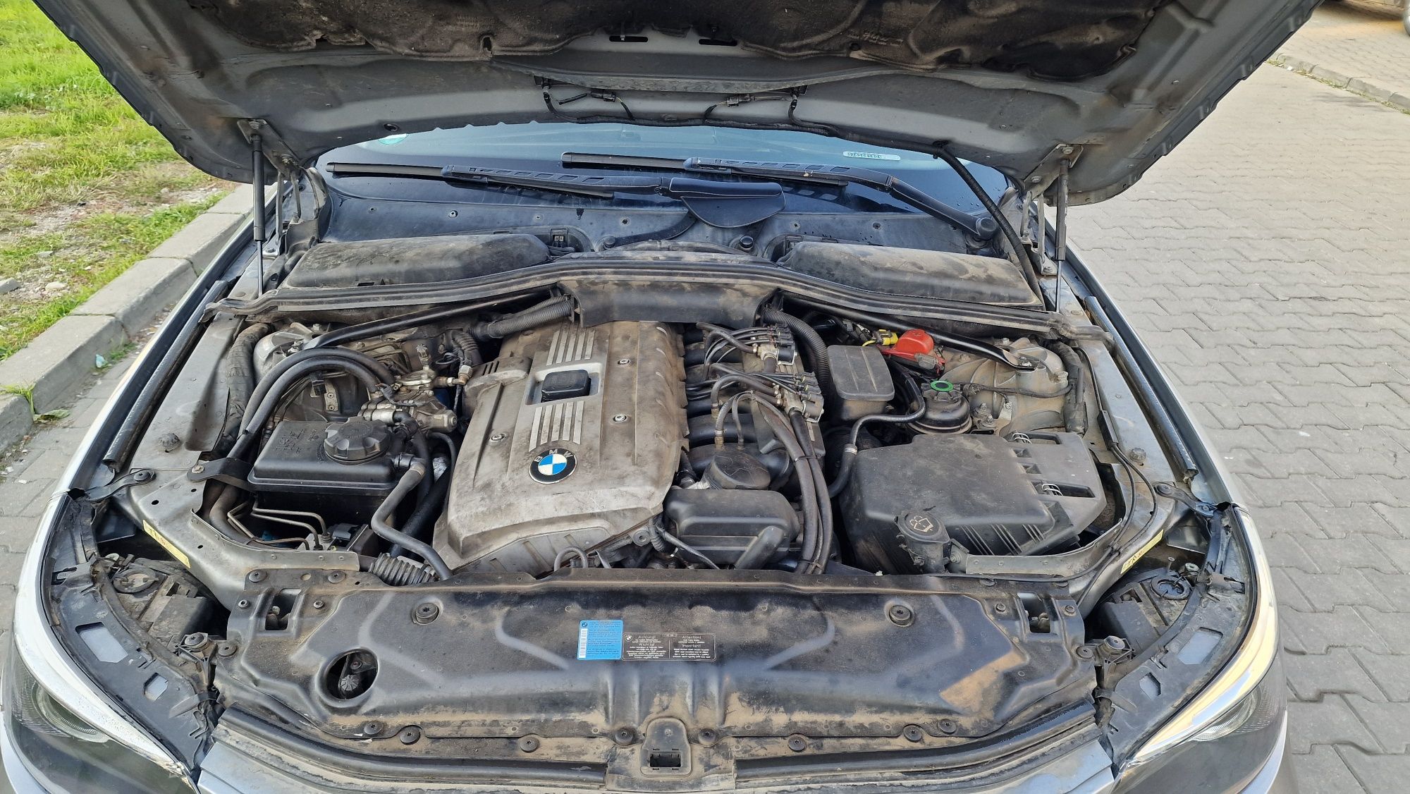 Vând BMW seria 5 E60 automat 2.5 benzină-GPL 177CP