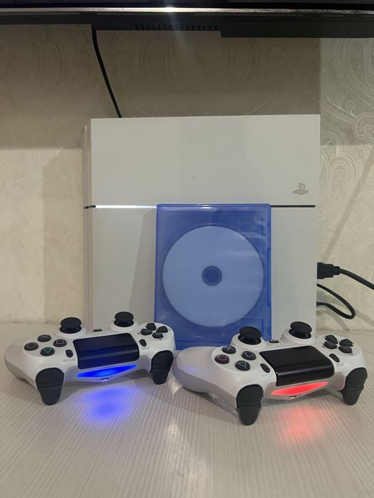 Playstation 4 FAT white 12.00 goldhen