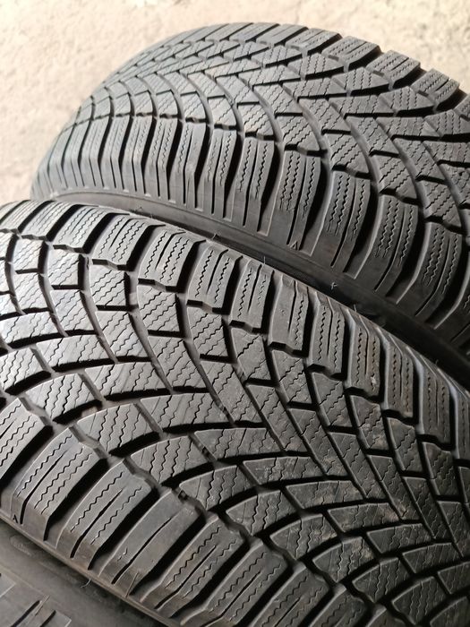 Зимни гуми -17цола -215/65-1бр.-75лв."BRIDGESTONE"
