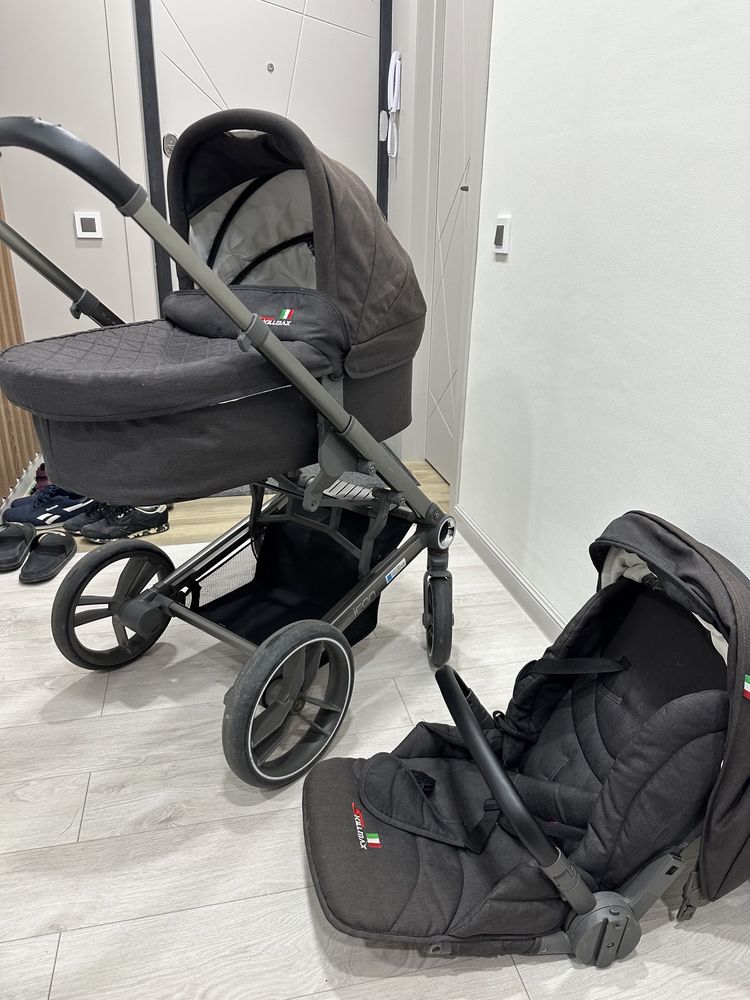 Продаю детскую коляску, 2в1 люлька и прогулка