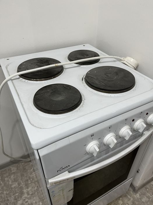 Продам газовую плиту, электрическая