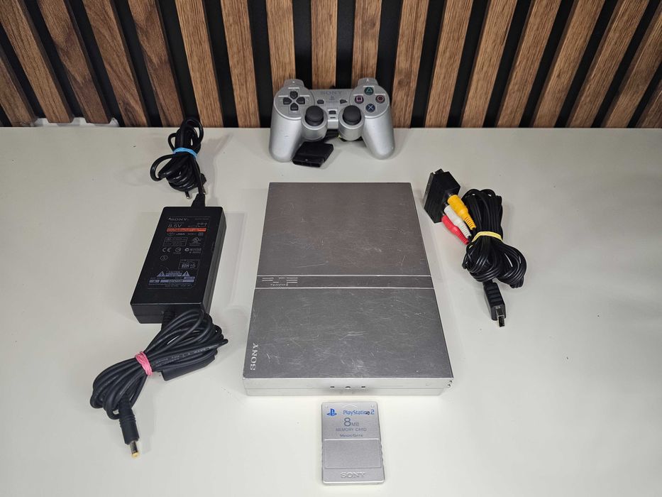 Consola Sony PS2 Slim editie limitata gri