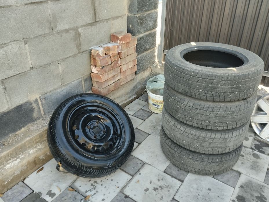 Шины продам б/у размер 15
