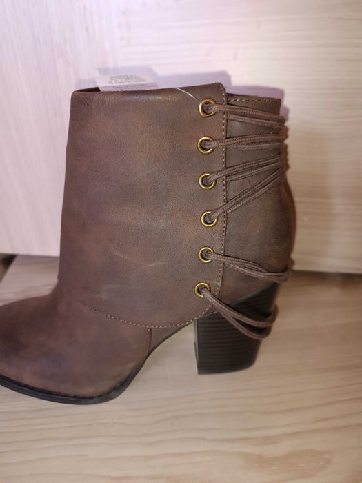 Боти 39 номер Creeks, нови