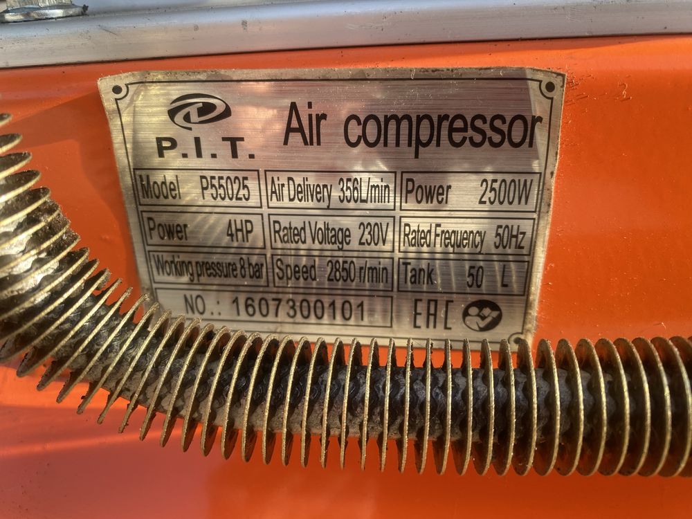 * PIT воздушный компрессор 50L 2-х поршневой