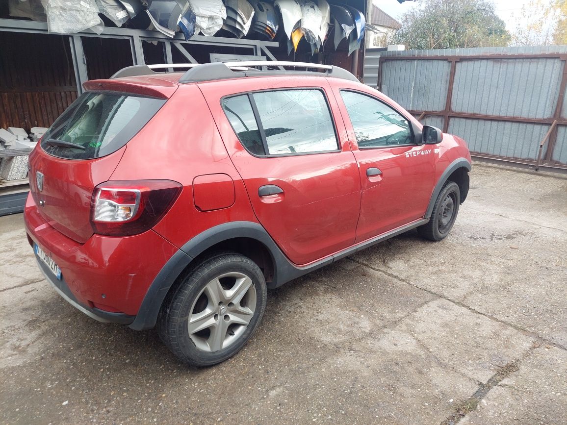 Dezmembrez Dacia Sandero Stepway 2015 0.9 tce full