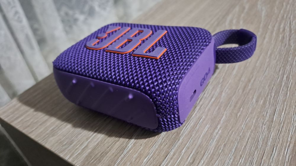 Продавам колонка Jbl Go 4
