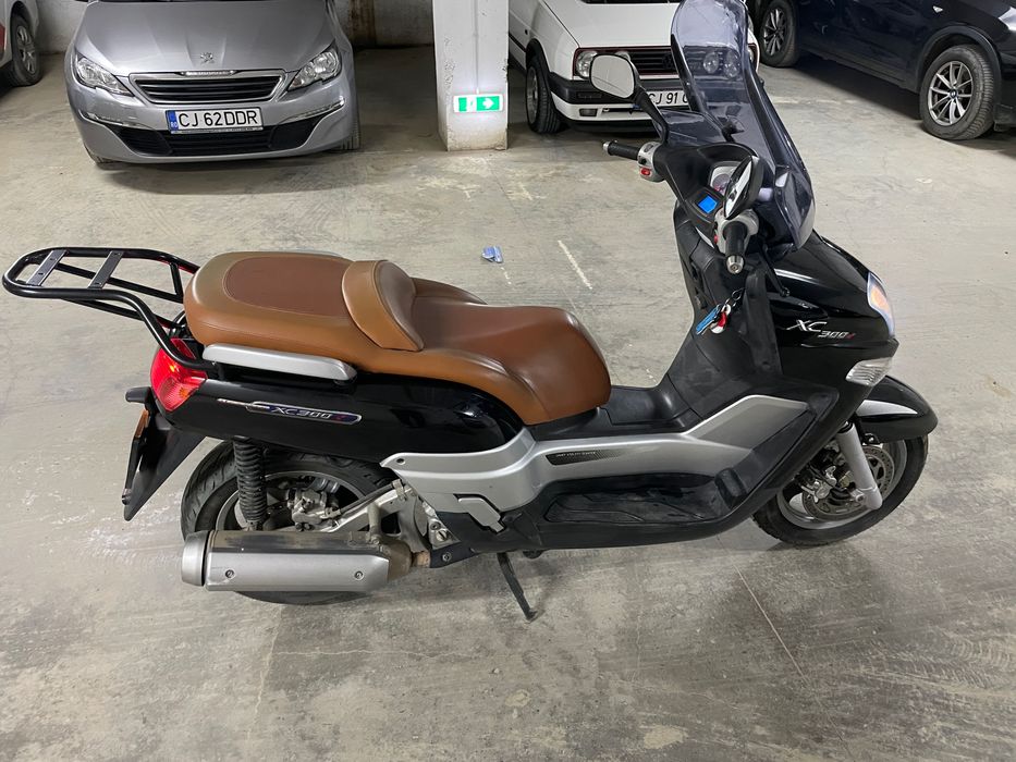 Scuter Motocicleta yamaha motor 300 cmc