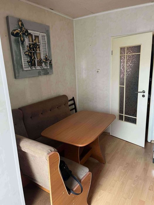 Vând apartament cu 4 camere