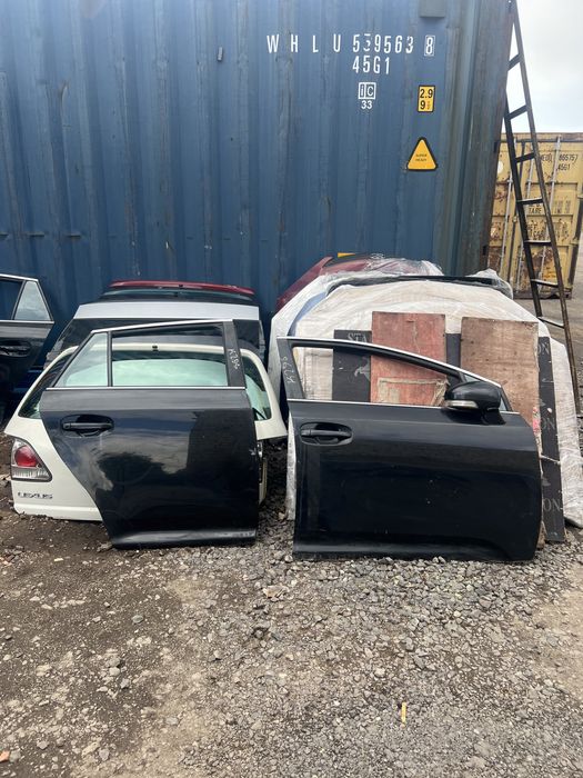 Двери передняя задняя тойота авенсис T27 универсал