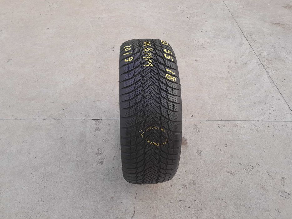 O anvelopa de iarna 235 55 18 bridgestone blizzak LM 001 profil 8 mm