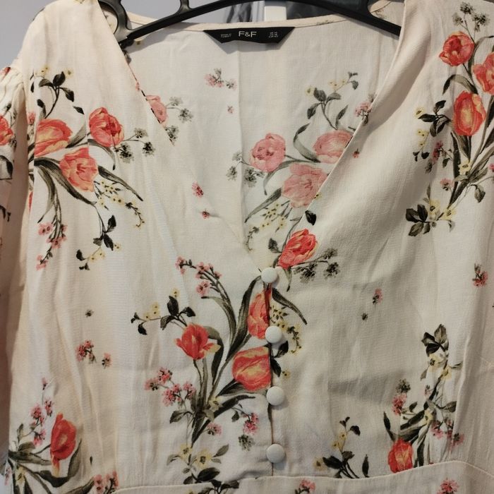 Rochie midi cu nasturi