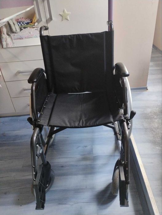 Продавам инвалидна количка
