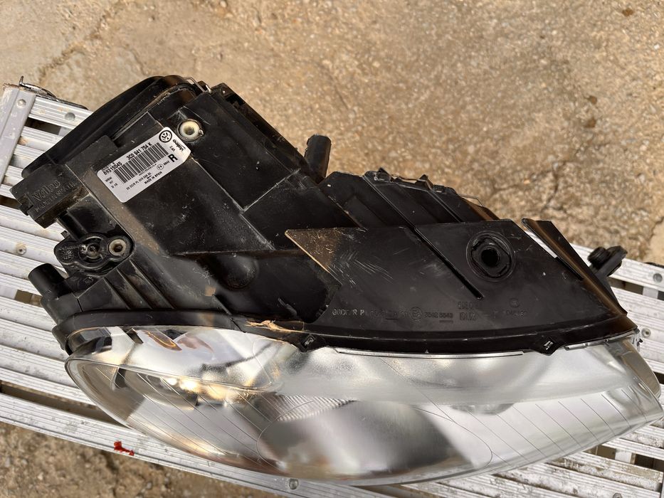 Фар ОЕМ за Vw Passat b6 (Десен биксенон фар)