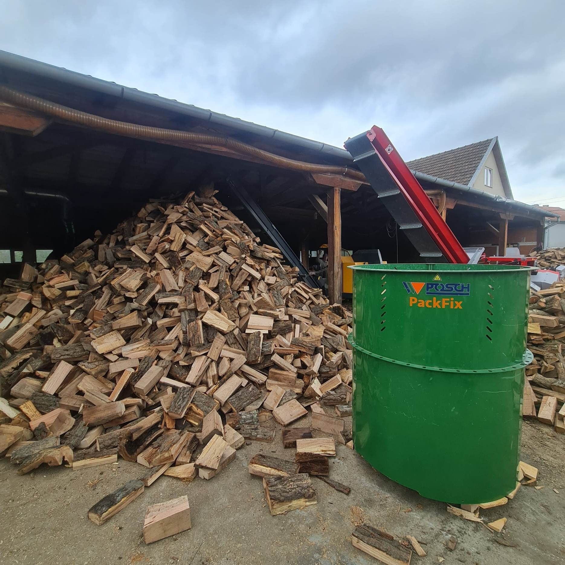 Depozit lemne de foc Arad grădiște Doar esență tare CER FAG CARPEN