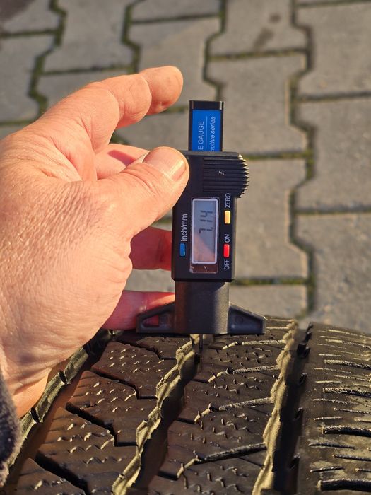 215 65 16c Continental