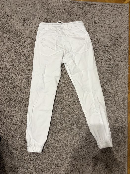 Бели Дънки Bershka