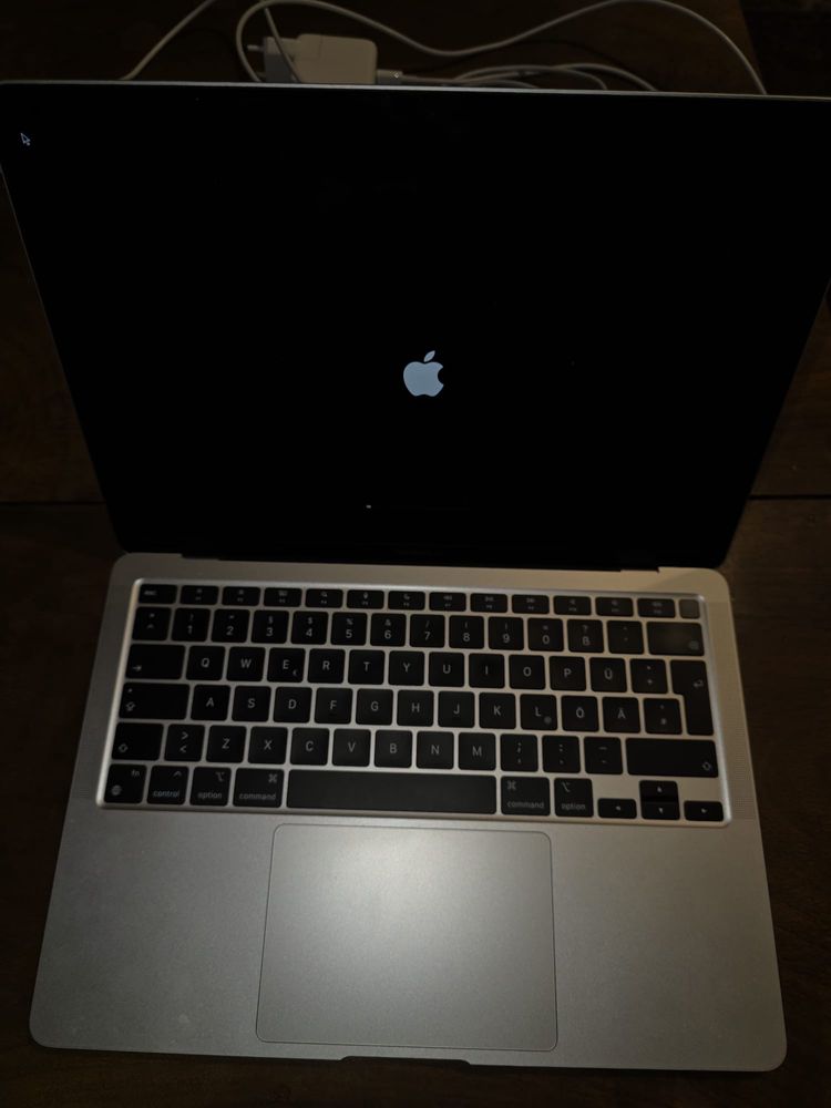 Macbook Air 13 M1 aproape nou