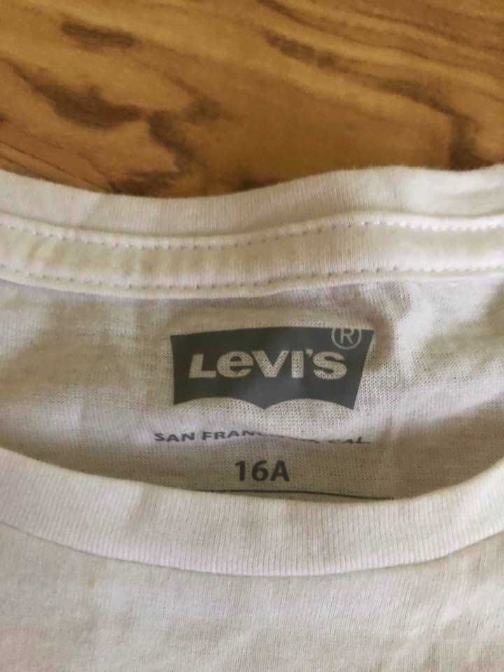 страхотни маркови тениски - Calvin Klein, Moschino. Puma, Levis