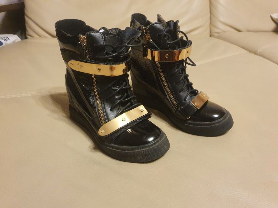 Обувки,дамски с платформа