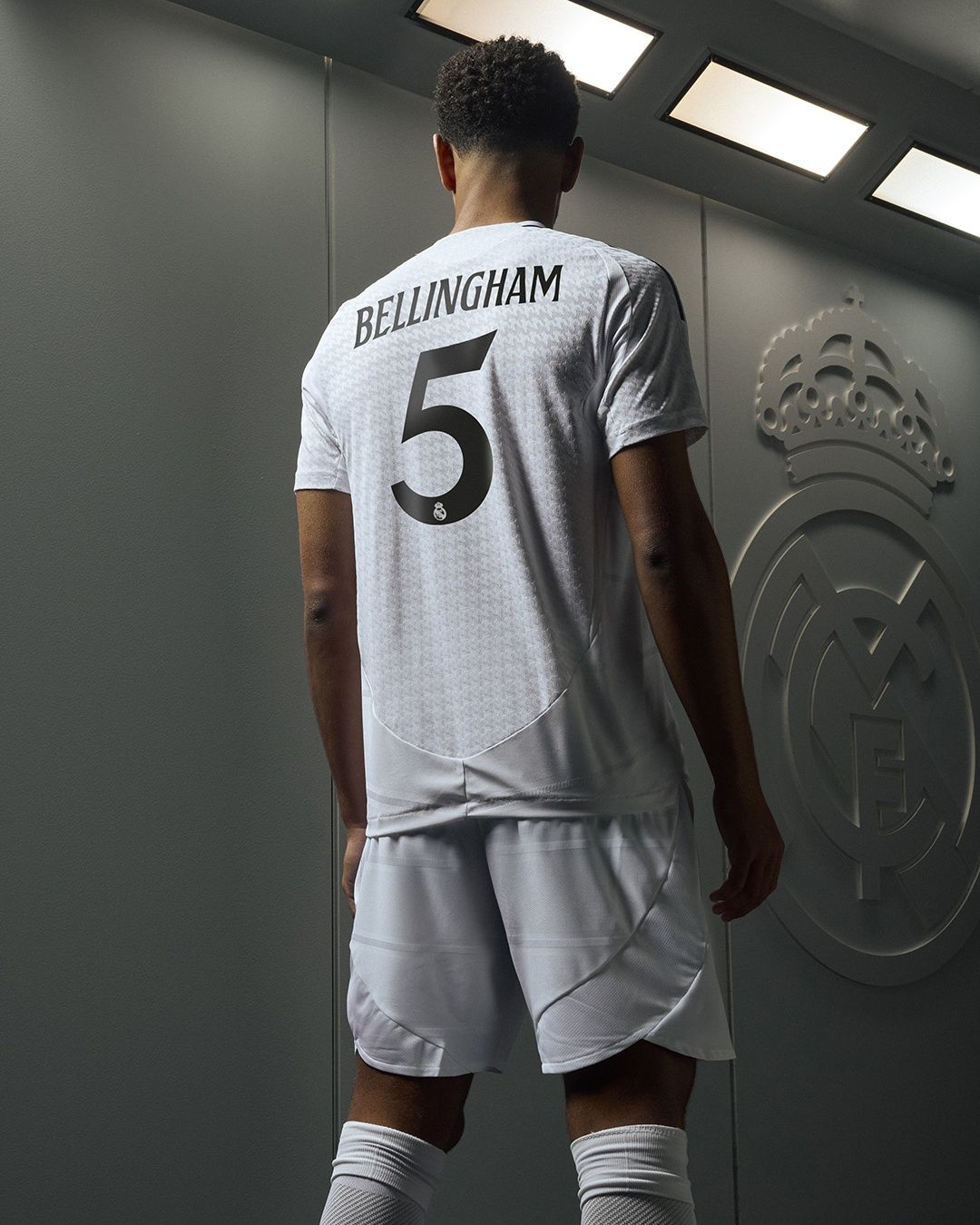 Фланелки Real Madrid размери М и L