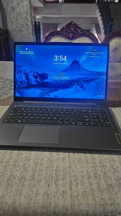 Laptop Lenovo IdeaPad Slim 3 i5 1250H 8GB 512GB SSD Stare Foarte Bună