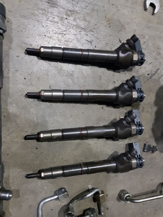 Kit injectie injector pompa rampa 2.0 TDI CFF vw tiguan golf 6 touran