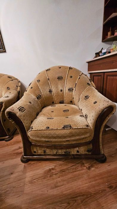 Холна гарнитура - диван + фотьойл и табуретка